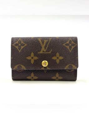 Like New! Louis Vuitton Monogram 6 Key Holder